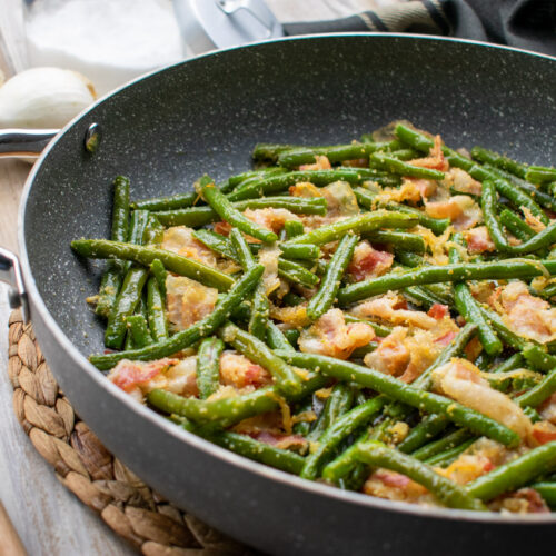 Fagiolini con cipolla e pancetta