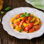 Peperoni al forno con capperi
